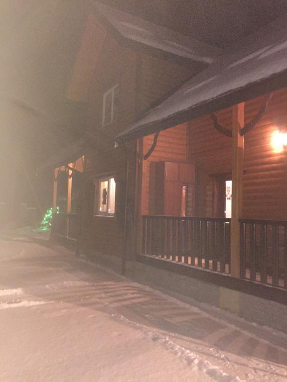 Сонячні Карпати Hotel สลาฟสเก ภายนอก รูปภาพ